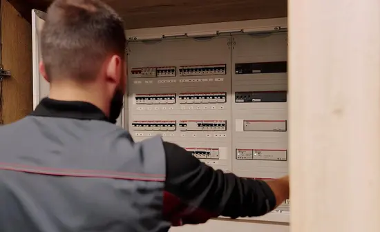 Revize elektroinstalace: kdy je potřeba a co obn&aacute;&scaron;&iacute;?