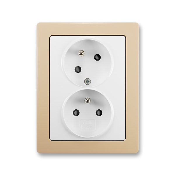 Zásuvka dvojnásobná s ochrannými kolíky, s clonkami, s natočenou dutinou, Swing®L, jasně bílá / mocca