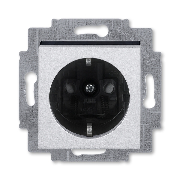 Zásuvka jednonásobná s bočními kontakty, s clonkami, titanová / kouřová černá