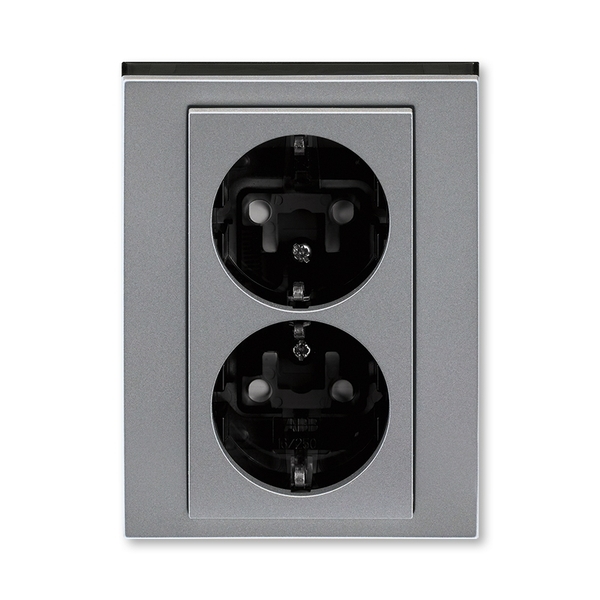 Zásuvka dvojnásobná s bočními kontakty, s clonkami, ocelová / kouřová černá