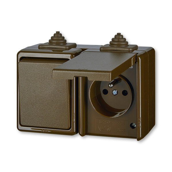 Kombinace přepínače střídavého a zásuvky s ochranným kolíkem a víčkem, IP 44, Praktik, hnědá