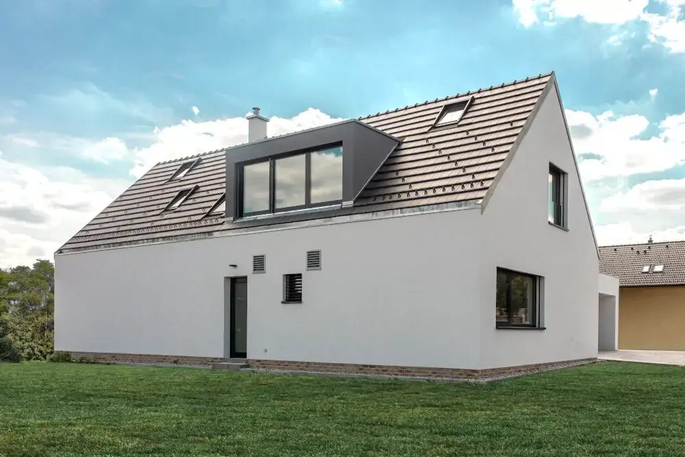 Chytr&aacute; dom&aacute;cnost ABB-free@home v modern&iacute;m rodinn&eacute;m domě