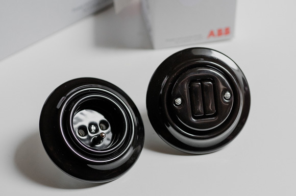 Rekonstrukce star&eacute;ho domu v Brdech a ABB Decento